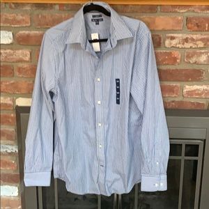 Gap Men’s slim fit button down